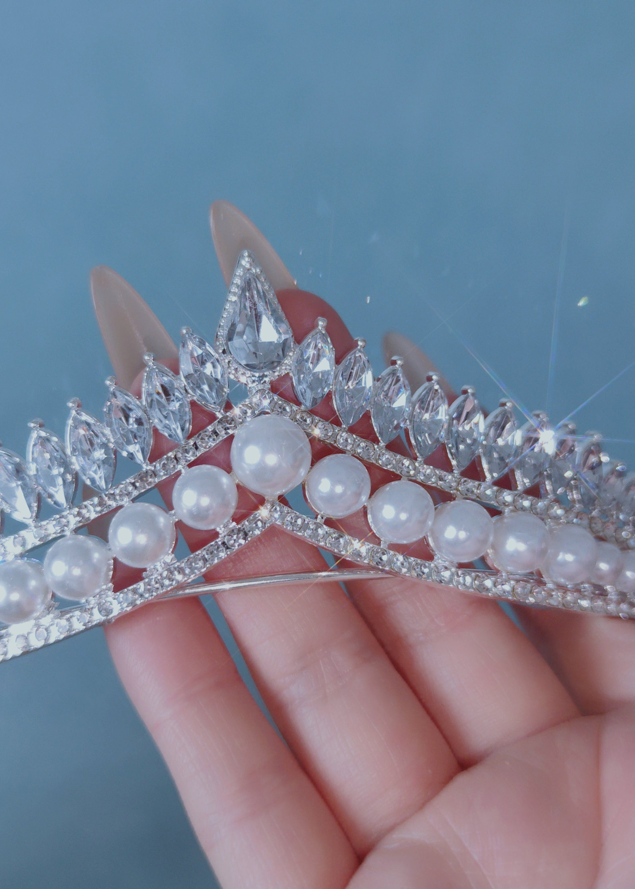 VIENNE PEARL TIARA