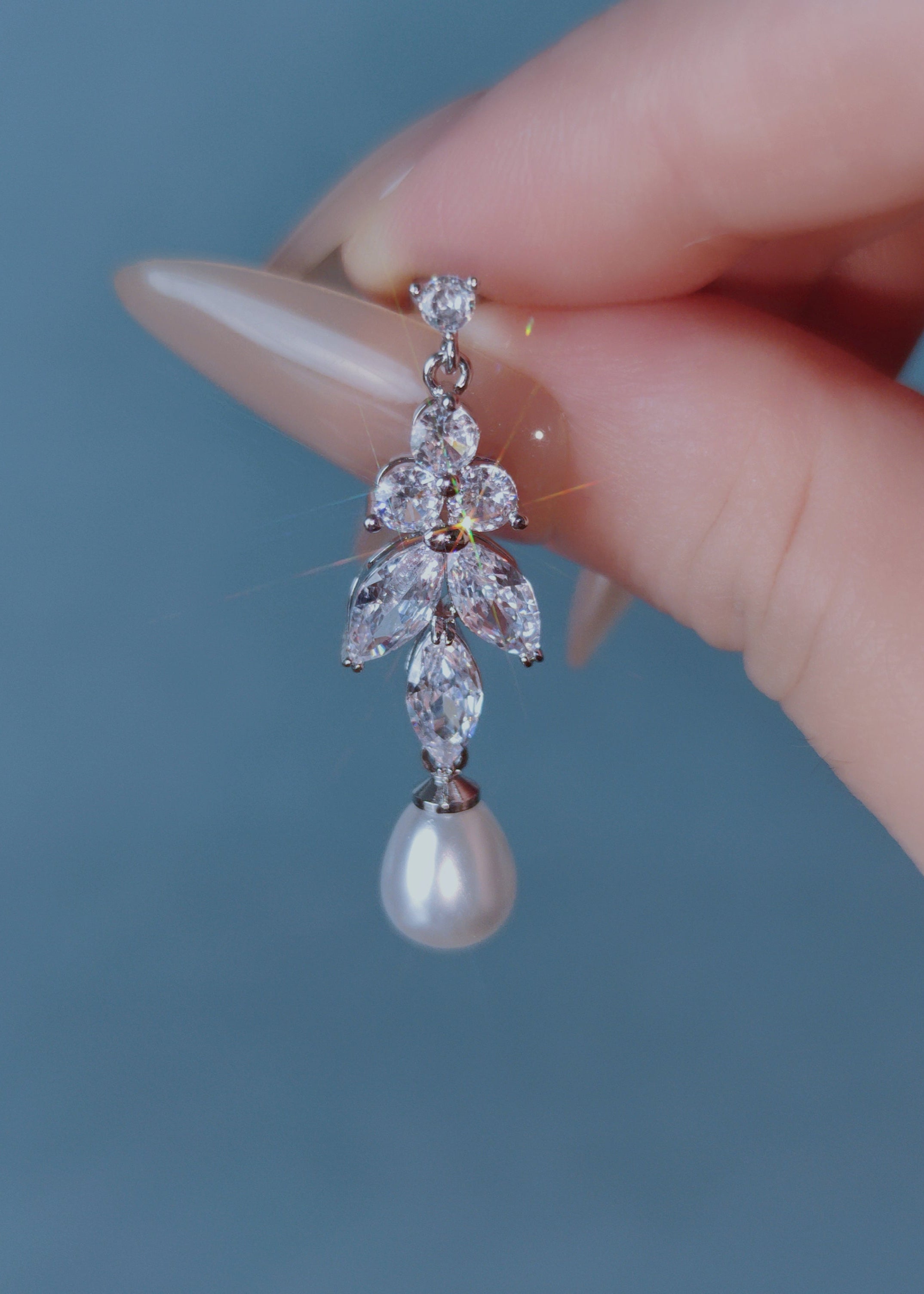 LUNE PEARL DROP