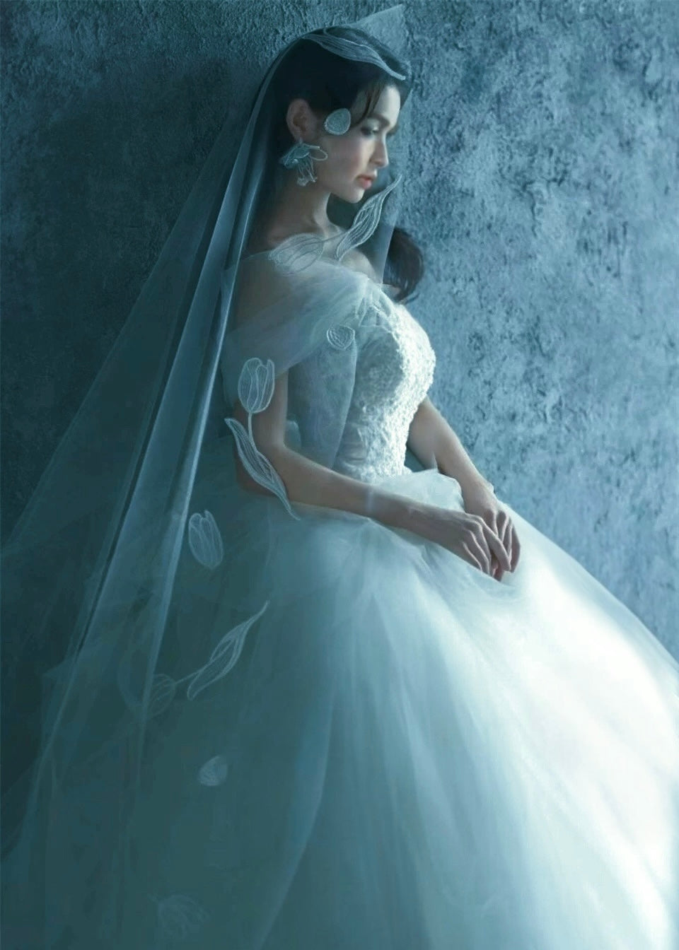 Tulip Embroidered Veil