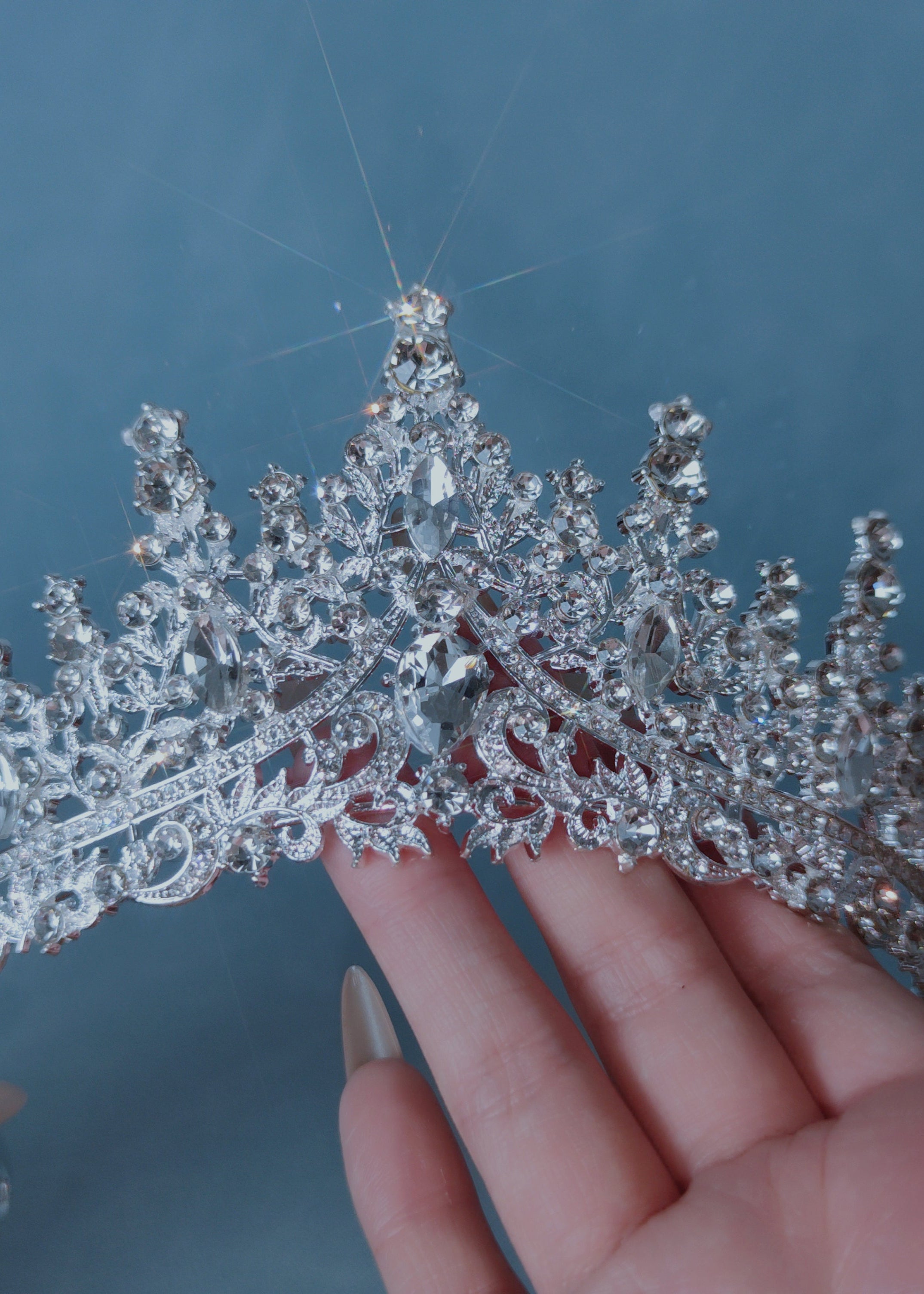 VICTORINE CRYSTAL CROWN