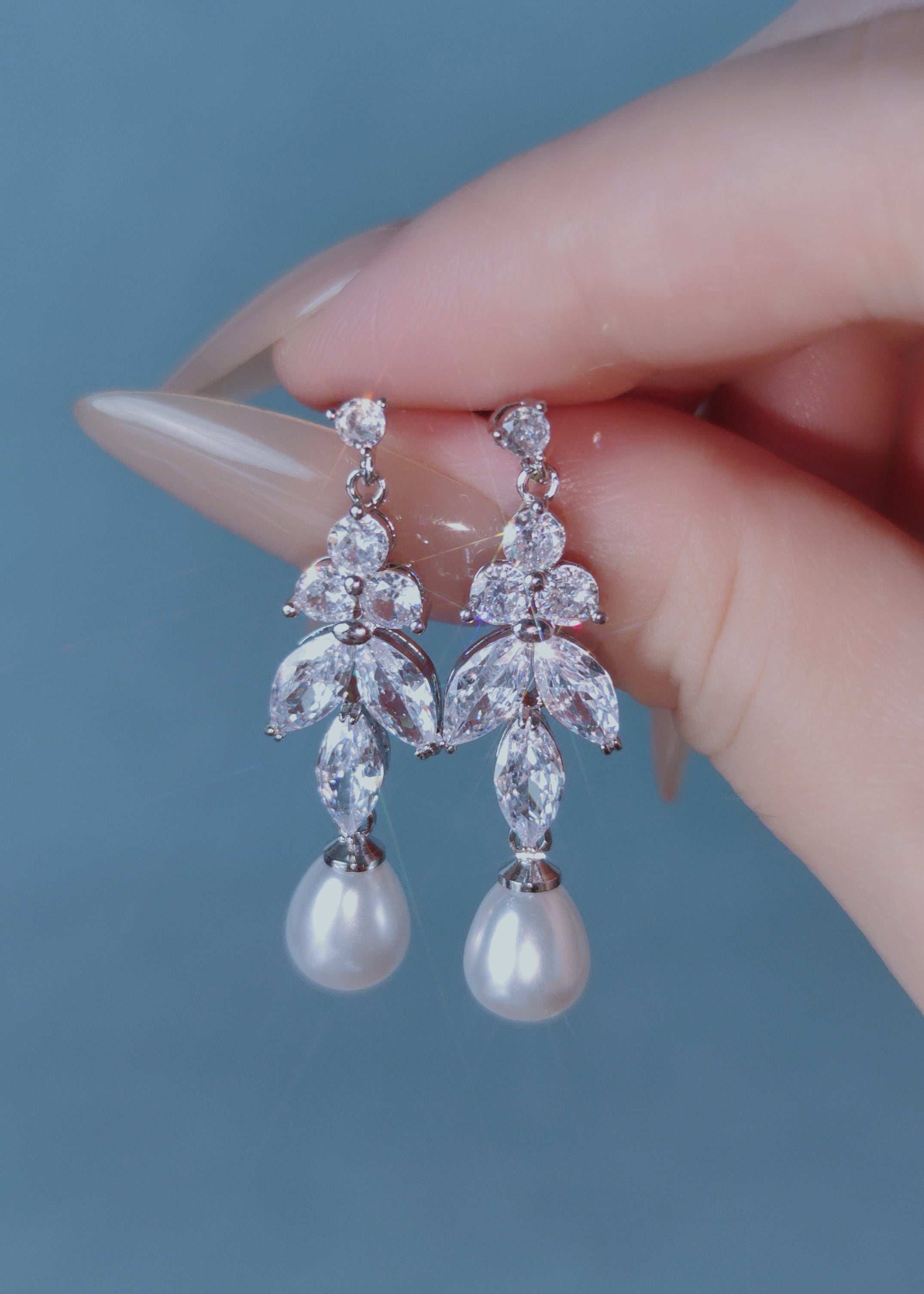 LUNE PEARL DROP