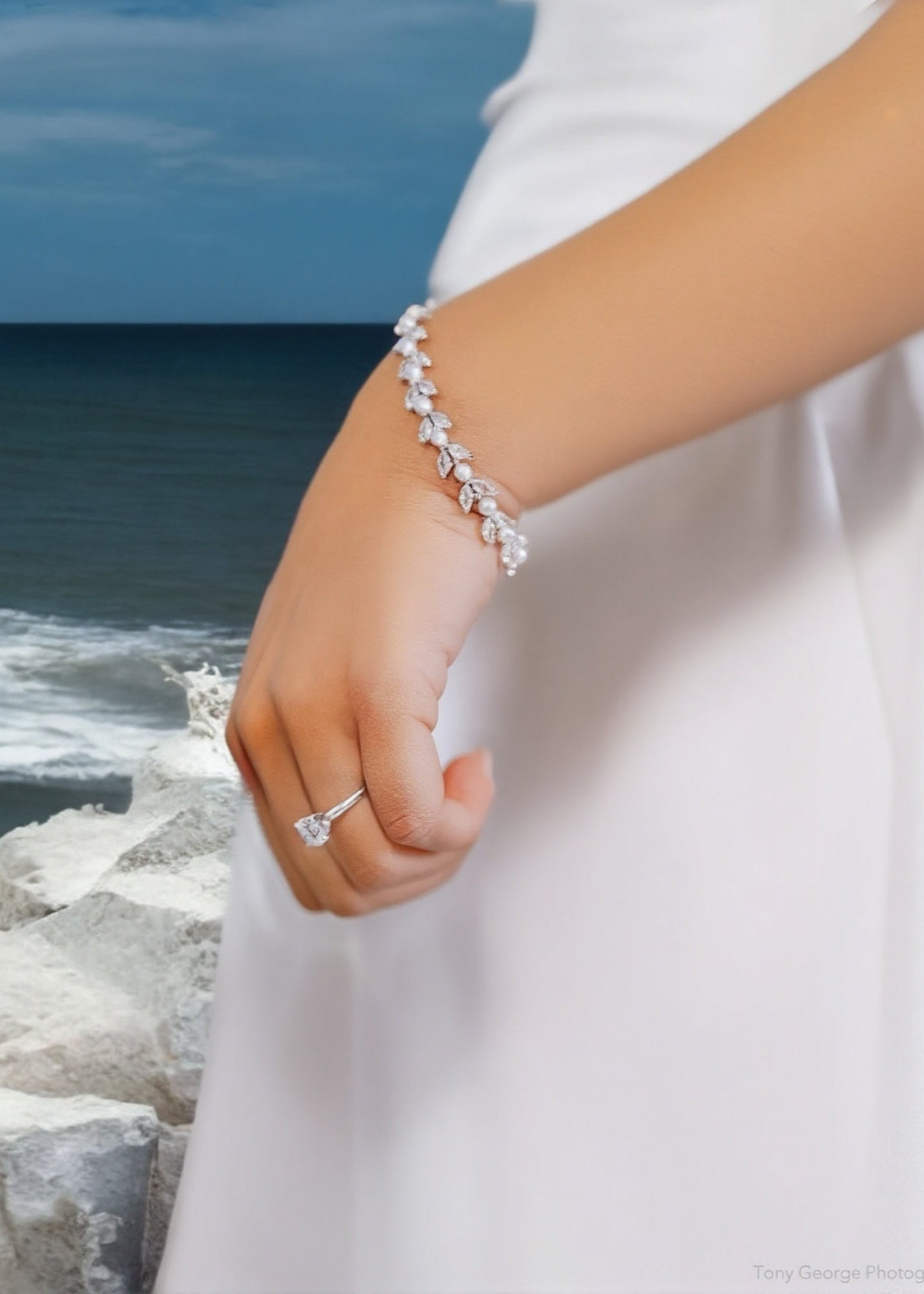 Lilyvine Pearl Bracelet