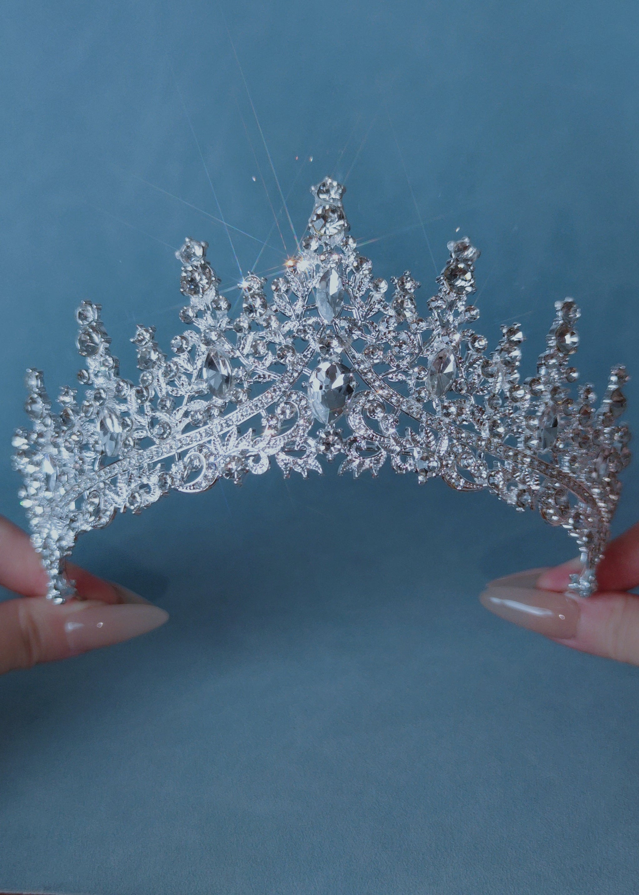 VICTORINE CRYSTAL CROWN