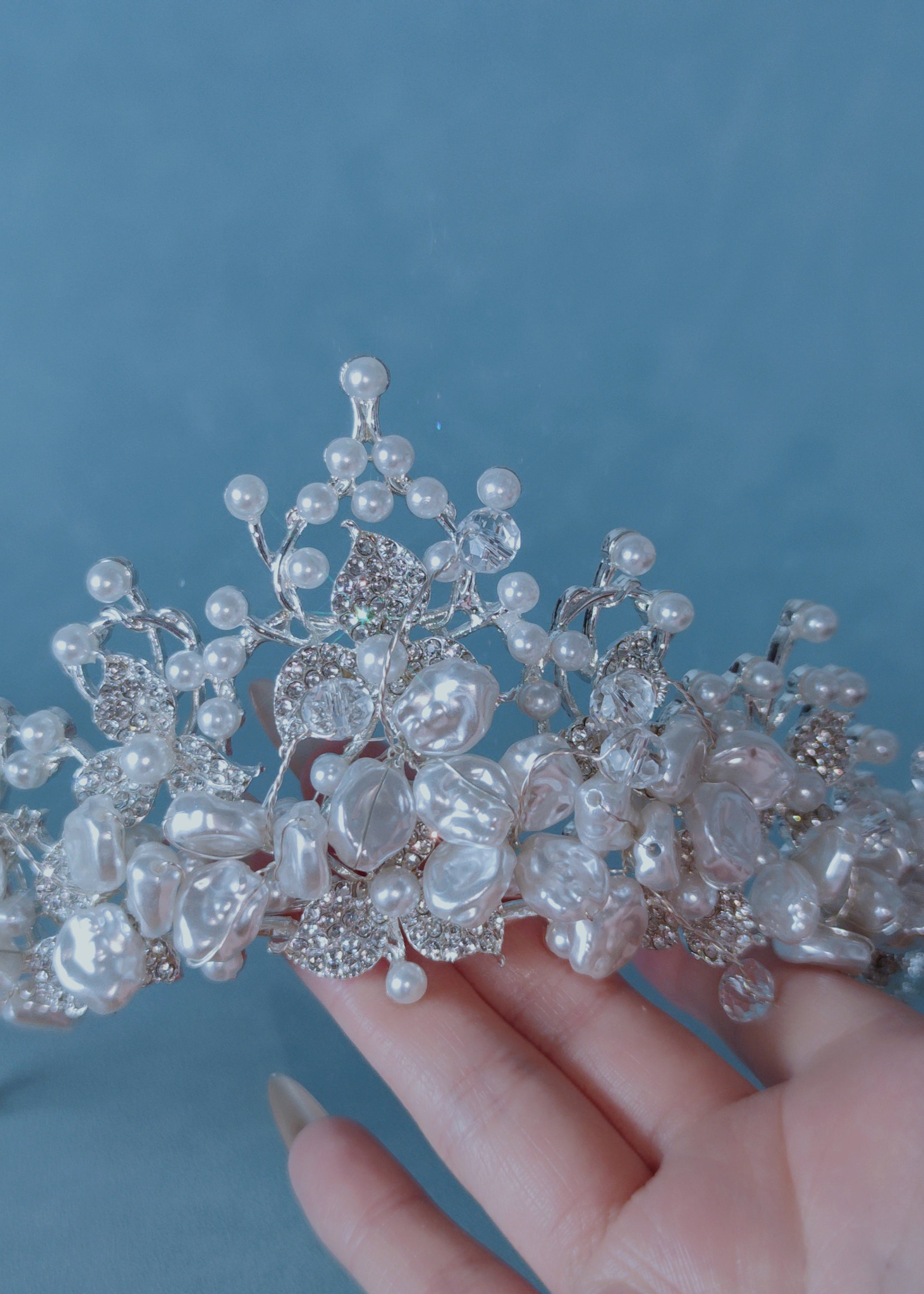 LUMINA BLOOM TIARA