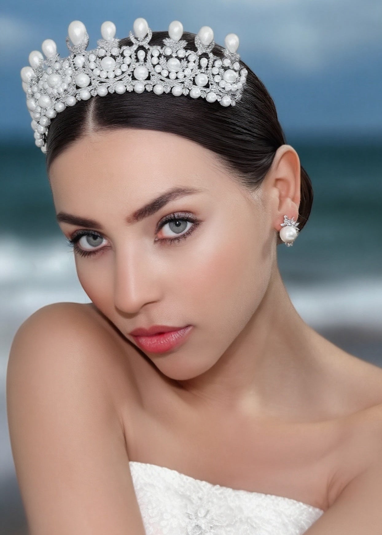 Amara Pearl Crown