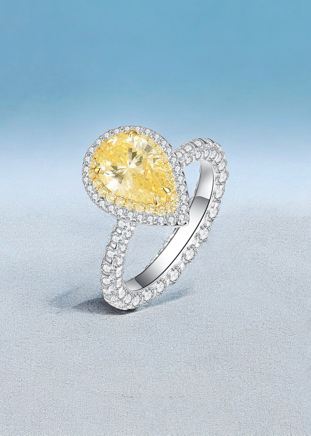 Éclat Pear Ring