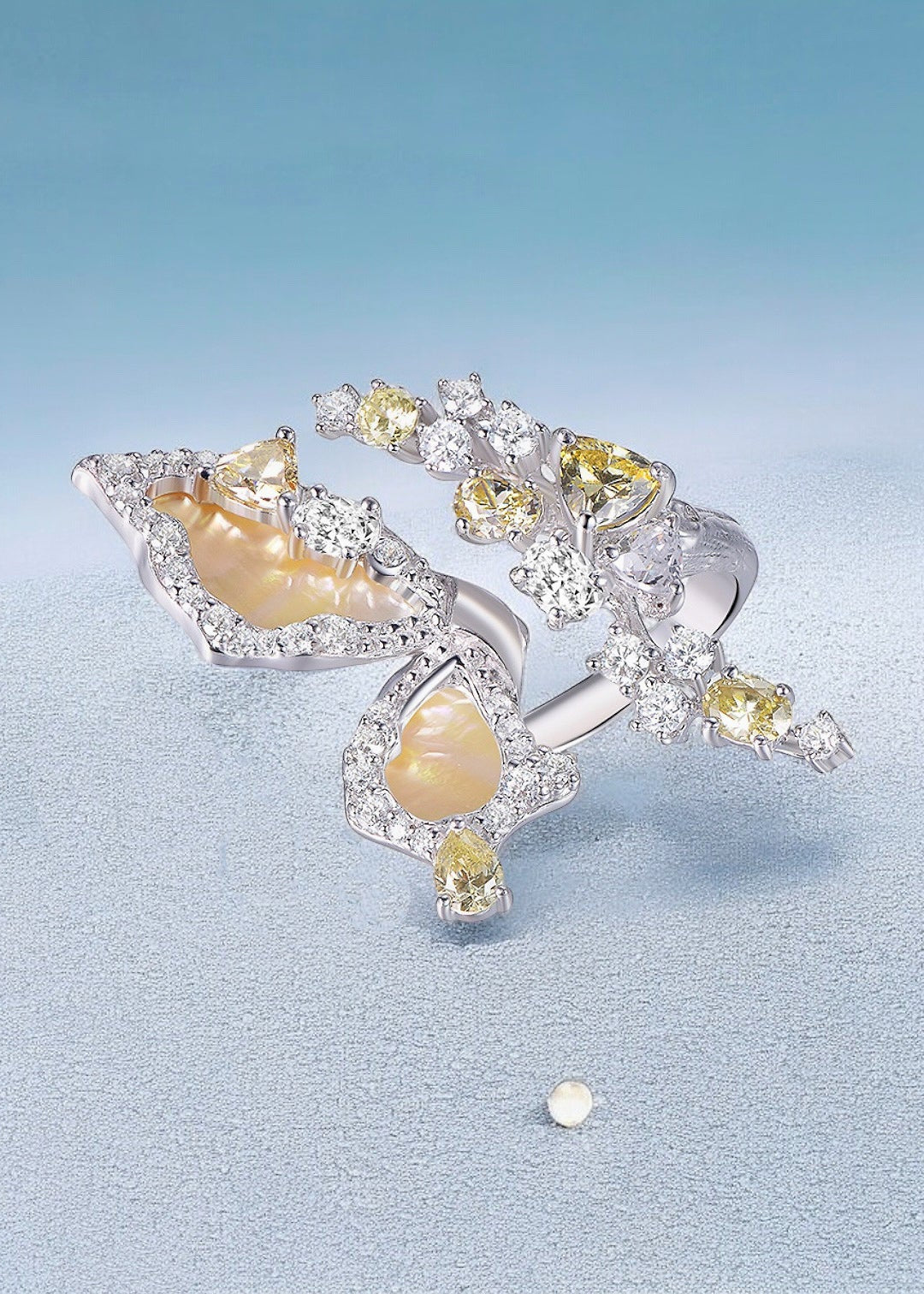 Lune Petale Ring