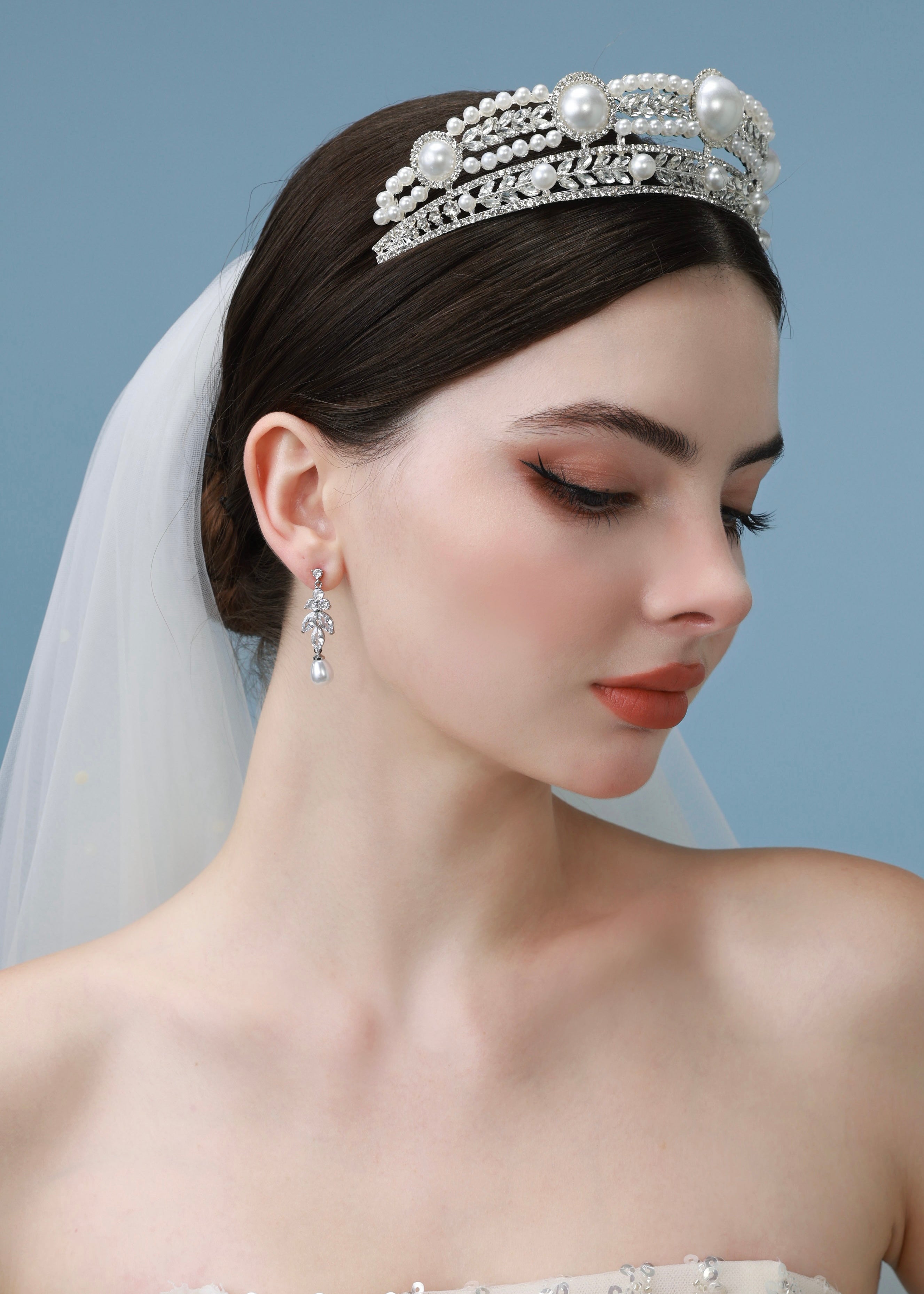 Regency Pearl Crown