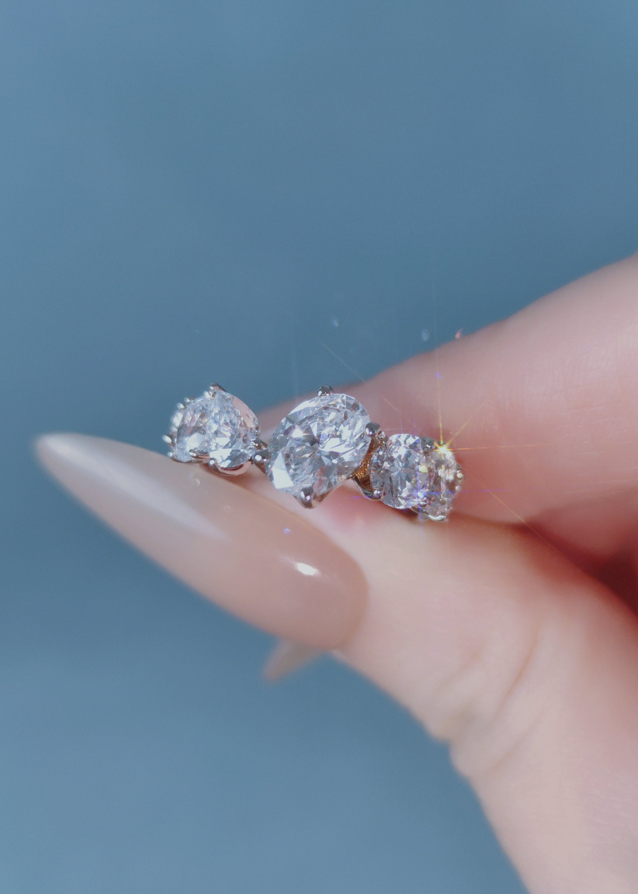 Celeste Bloom Line Ring