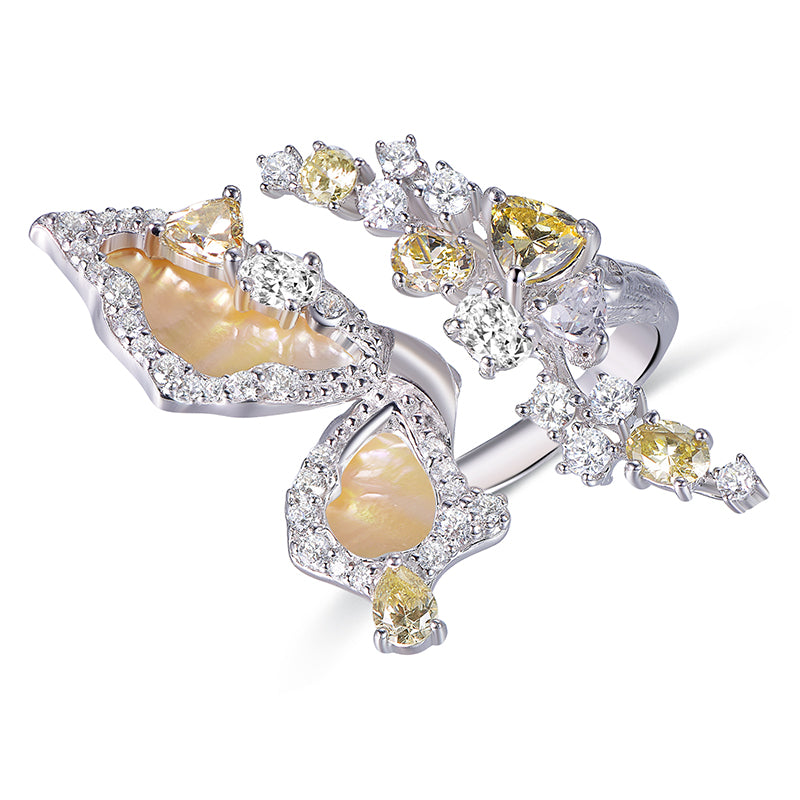 Lune Petale Ring