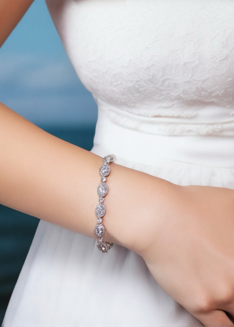 Lustre Oval Bracelet
