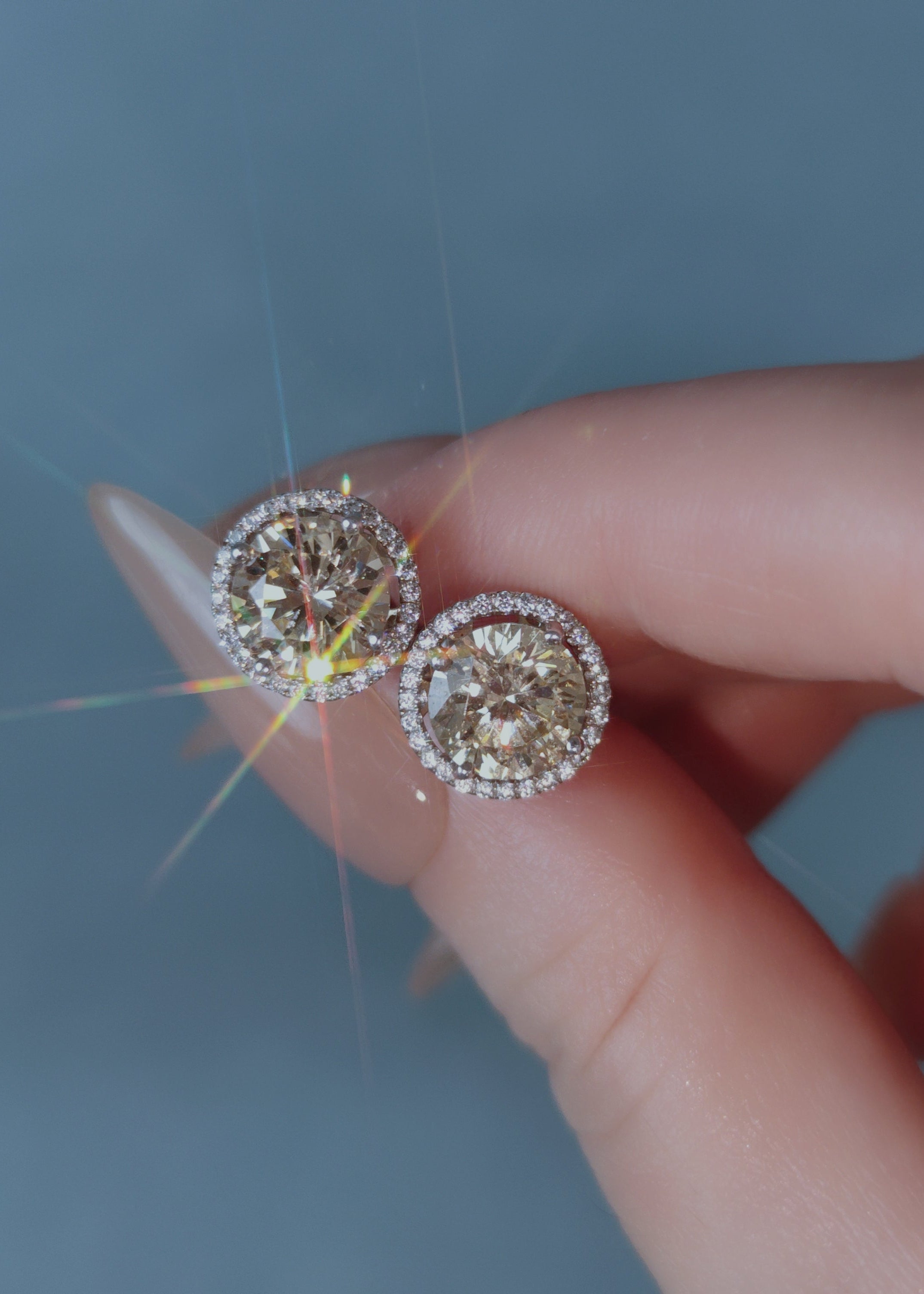 Lune Halo Studs