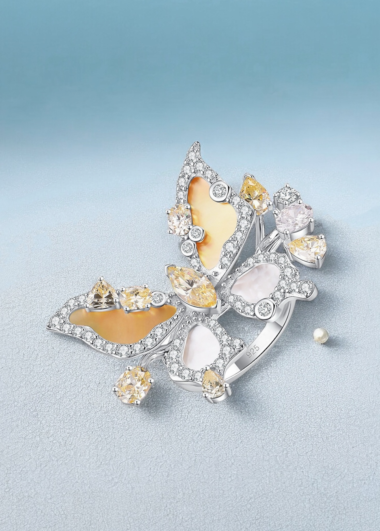 Lune Papillon Ring