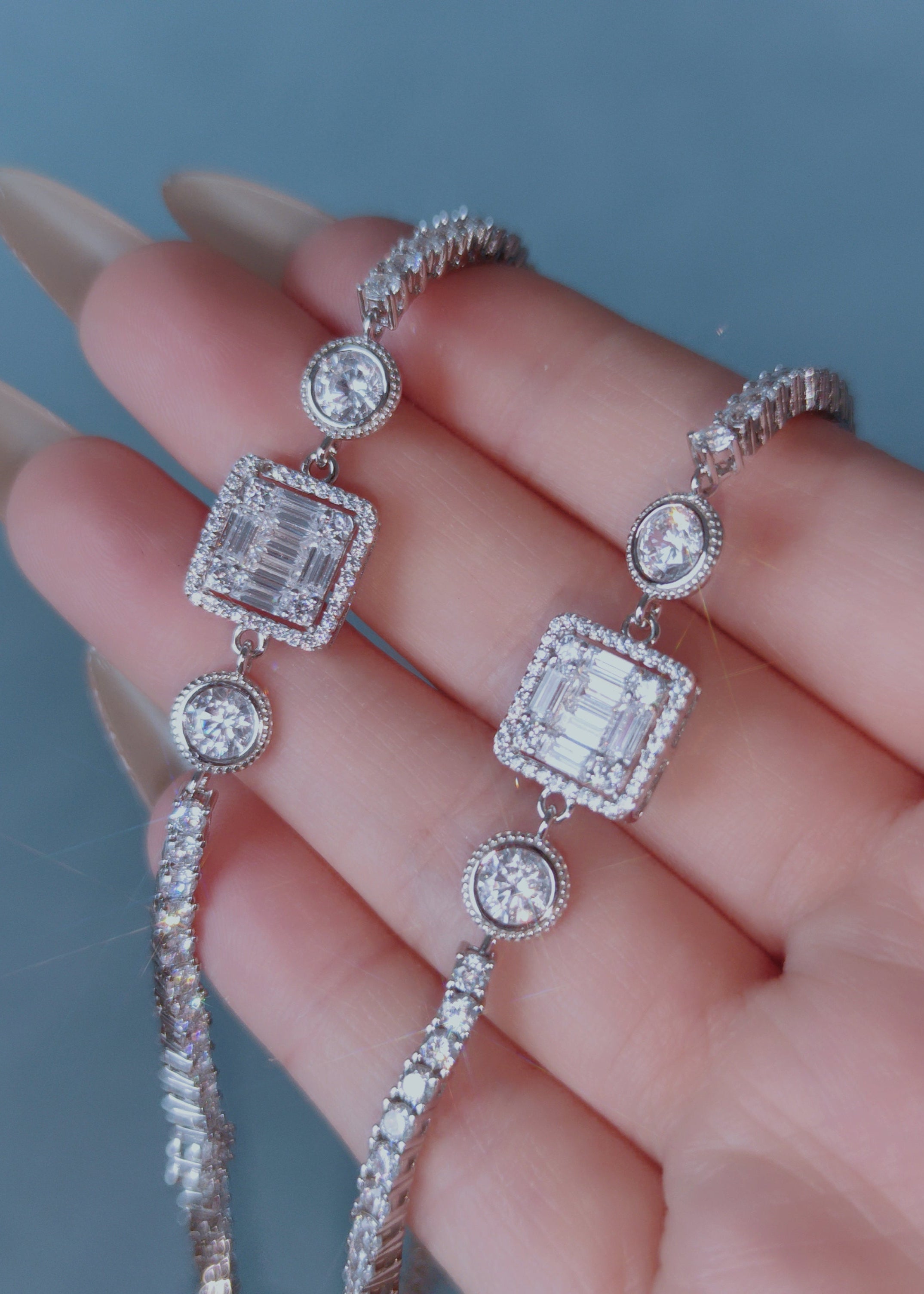 Linear Grace Necklace